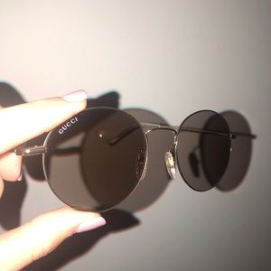 Round Gucci sunglasses